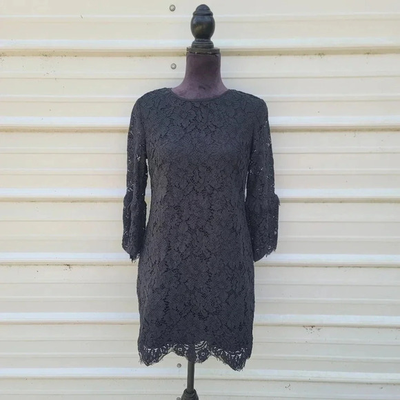 Banana Republic Womenz Black Lace Shift Dress 3/4 Bell Sleeves Mini Petite 4 4P - Picture 2 of 10